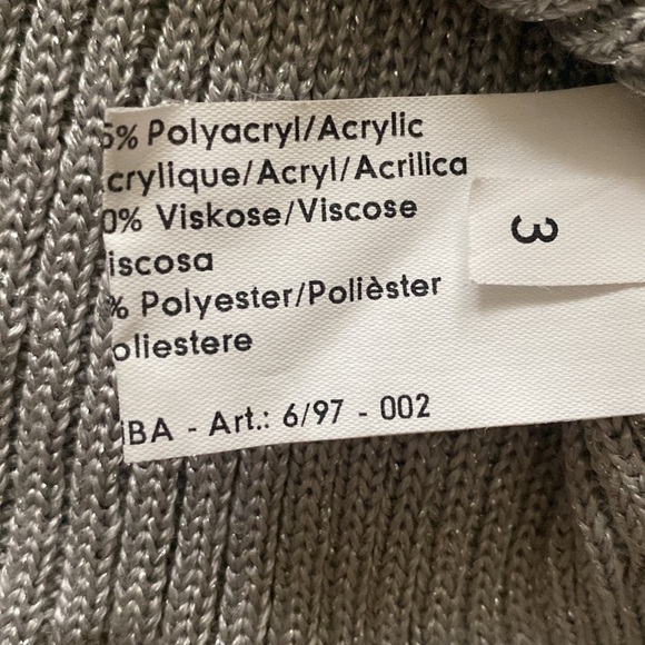 Beautiful Silver Cardigan with Zipper - Picture 8 of 8